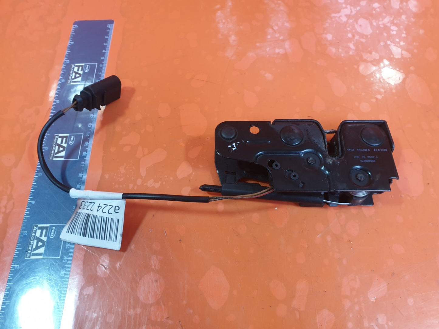 AUDI Q7 S-LINE 3.0 DIESEL 2010 BONNET HOOD LOCK MECHANISM 4L0823509 Warranty - Image 1