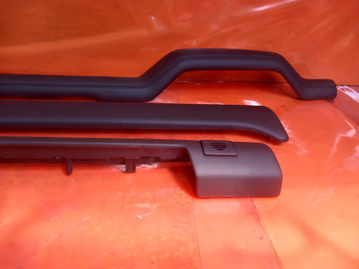 Land Rover Defender L663 3.0 Diesel 2025 Interior Trims L8B227407BC8PVJ Warranty - Image 6