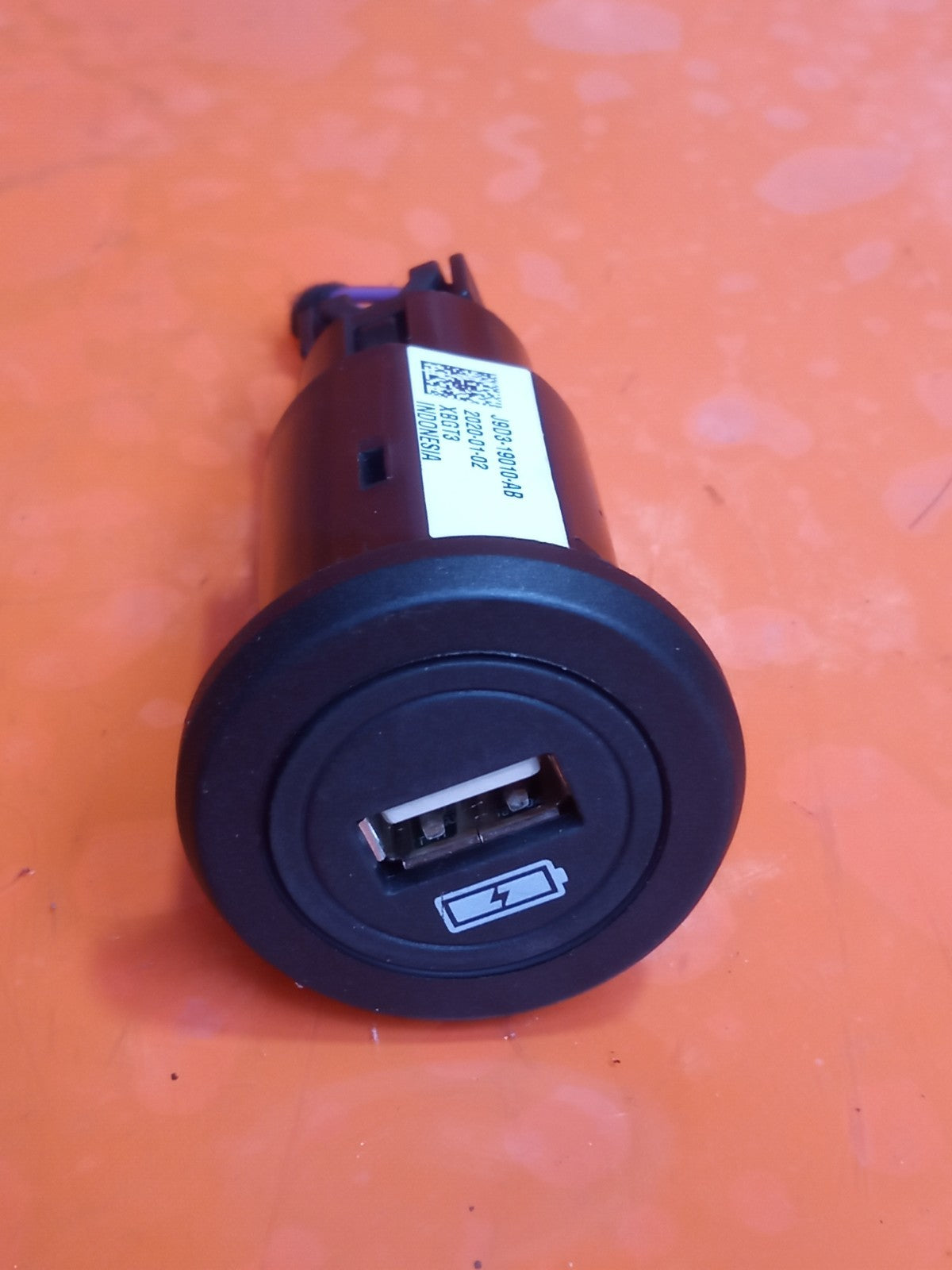 ✅Jaguar I-Pace Ev400 X590 2020 USB Socket Connector J9D319010AB Warranty A375 - Image 2
