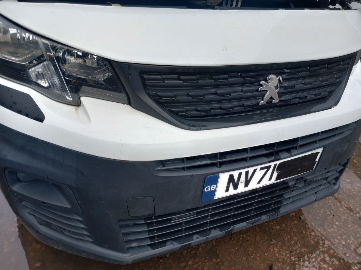 2022 Peugeot Partner K9 Front Bumper Complete White Warranty A419 - Image 3