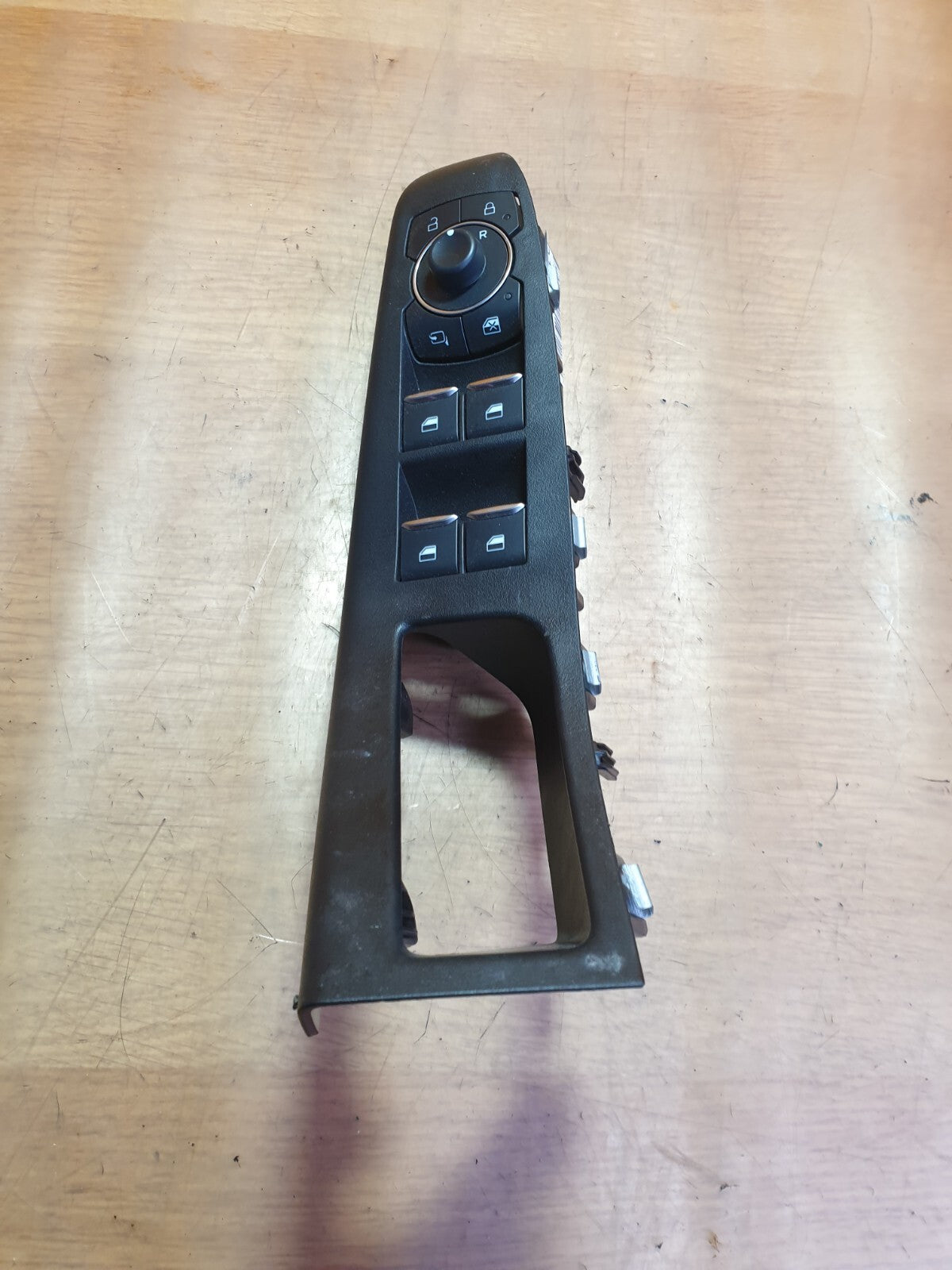 ebay-src:https://i.ebayimg.com/00/s/mtywmfgxmjaw/z/w0eaaoswjcfmq0dy/$_57.jpg