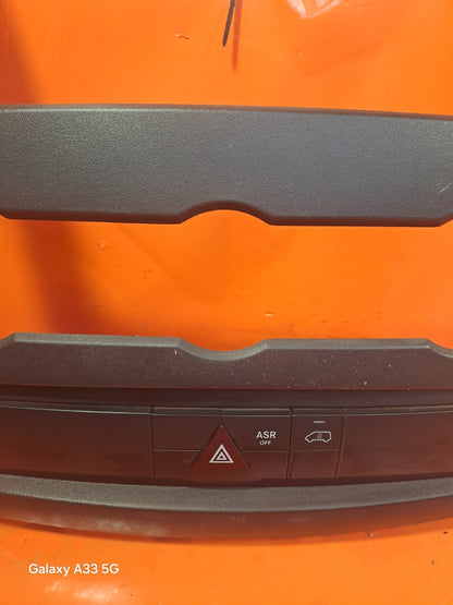 ✅Volkswagen Crafter CR35 2015 2.0 Diesel CENTRE CONSOLE TRIM PANEL A9066800017 - Image 4