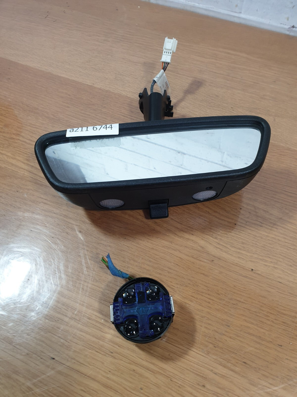MERCEDES B CLASS W246 1.8 DIESEL 2012 REAR VIEW MIRROR & RAIN SENSOR A2469017100 - Image 1