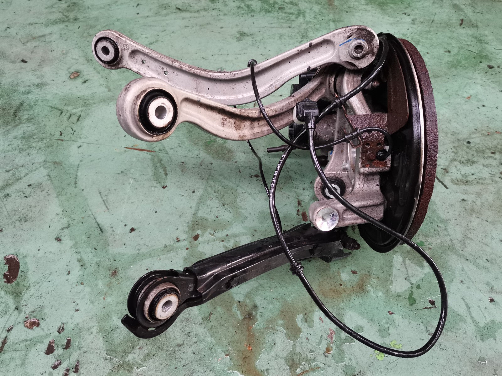 MERCEDES C200 W205 2.0 PETROL 2015 REAR LEFT SUSPENSION LEG A2054231998 - Image 6
