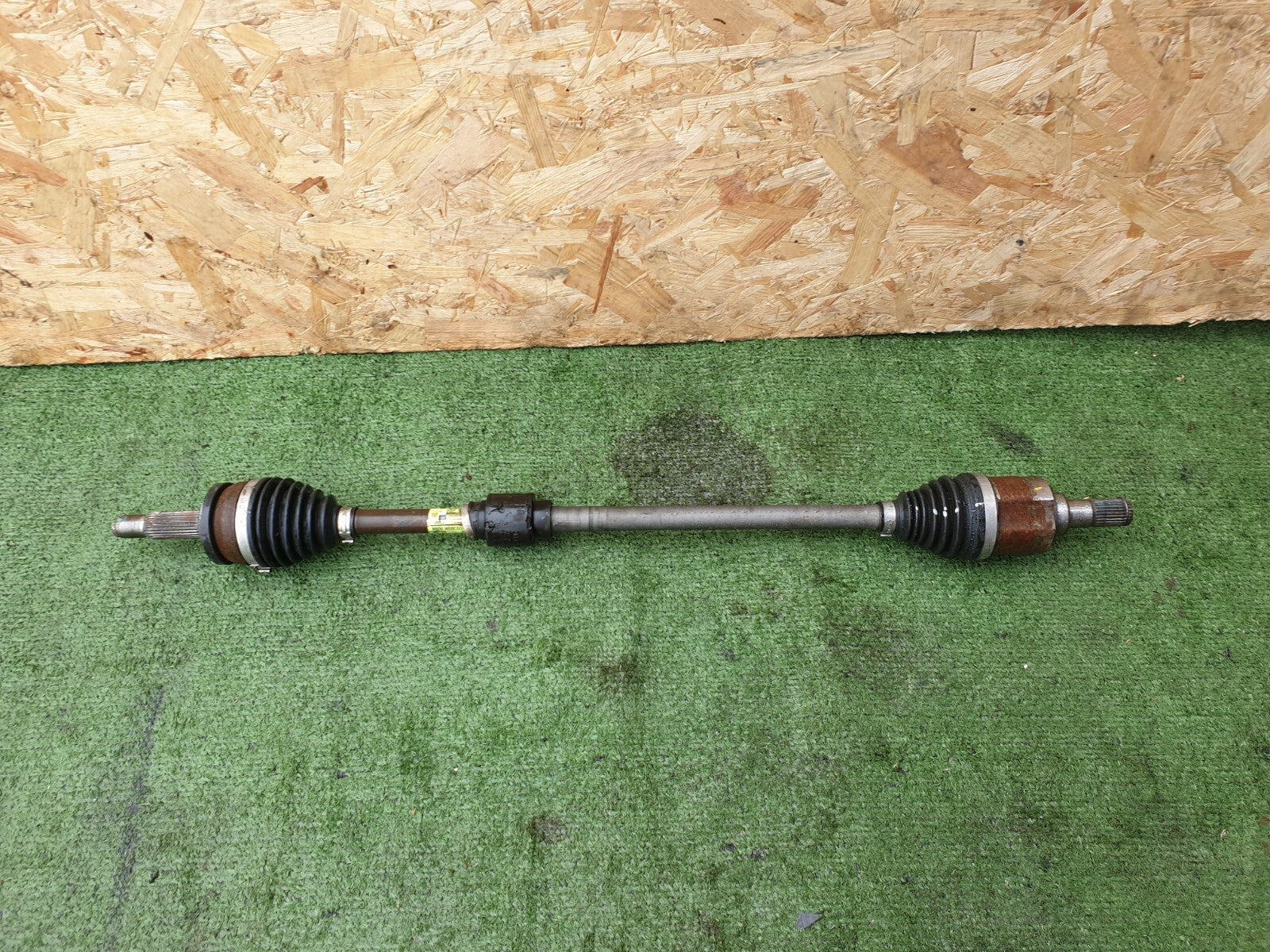 HYUNDAI I20 ULTIMATE 1.0 PETROL 2023 FRONT RIGHT DRIVESHAFT MANUAL 49501Q0300 - Image 1