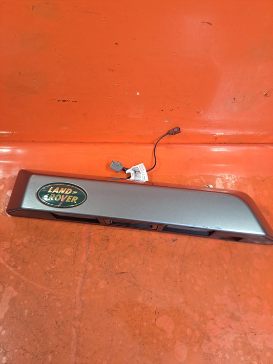 ✅2010 LAND ROVER DISCOVERY 4 L319 TAILGATE HANDLE LICENSE LIGHT AH22-431E76-BA - Image 1