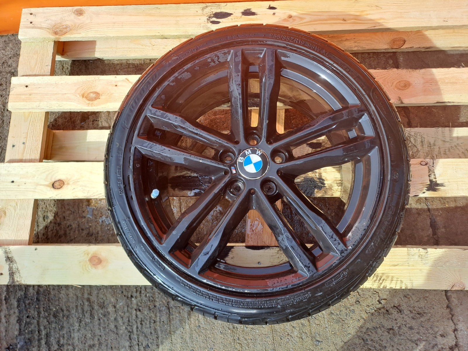 ✅2015 BMW 4 Series F33 M Sport Alloy Wheel With Tyre 255/35 R19 8097244 A367 - Image 1