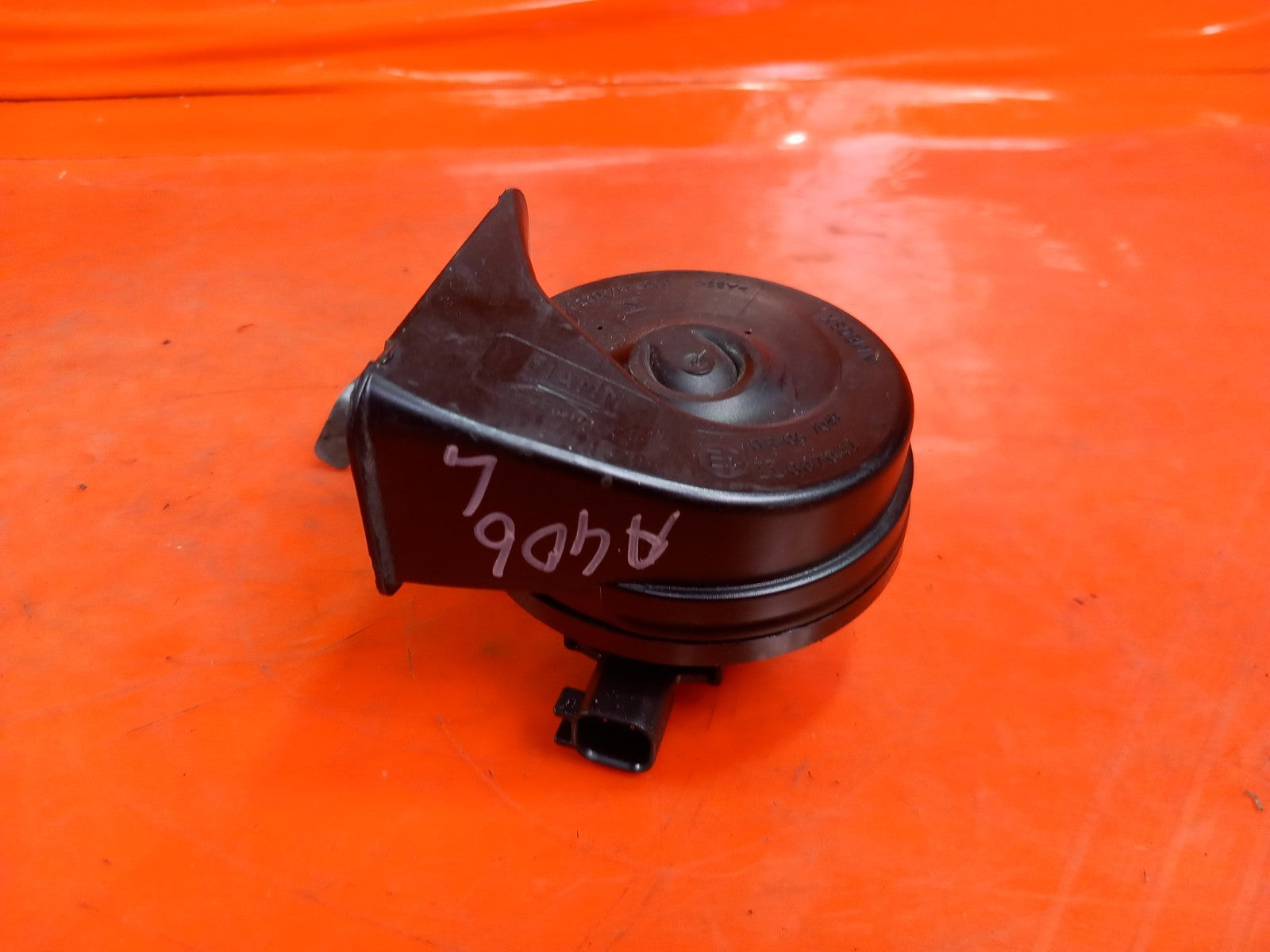 ebay-src:https://i.ebayimg.com/00/s/mtiwmfgxnjaw/z/wraaaeswu~lqjvwn/$_57.jpg