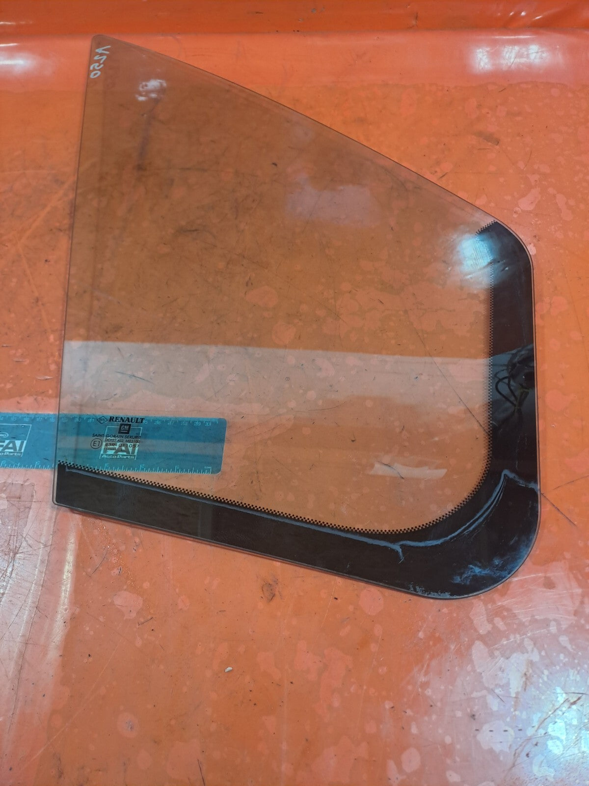 ✅RENAULT TRAFIC MK3 Sl27 1.6 DIESEL 2015 FRONT RIGHT DOOR QUARTER WINDOW GLASS - Image 2