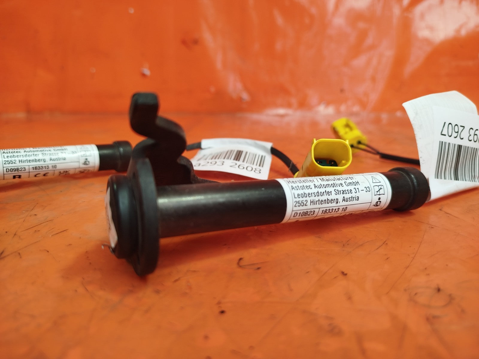 ✅BMW 220D M SPORT F44 2.0 DIESEL 2023 BONNET HINGE ACTUATOR PAIR 7450943 7450944 - Image 9