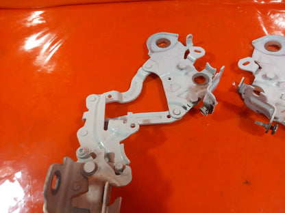 BMW F40 116D 1.5 Diesel 2021 Bonnet Hinges and Actuators 7450923 788258 A365 - Image 8