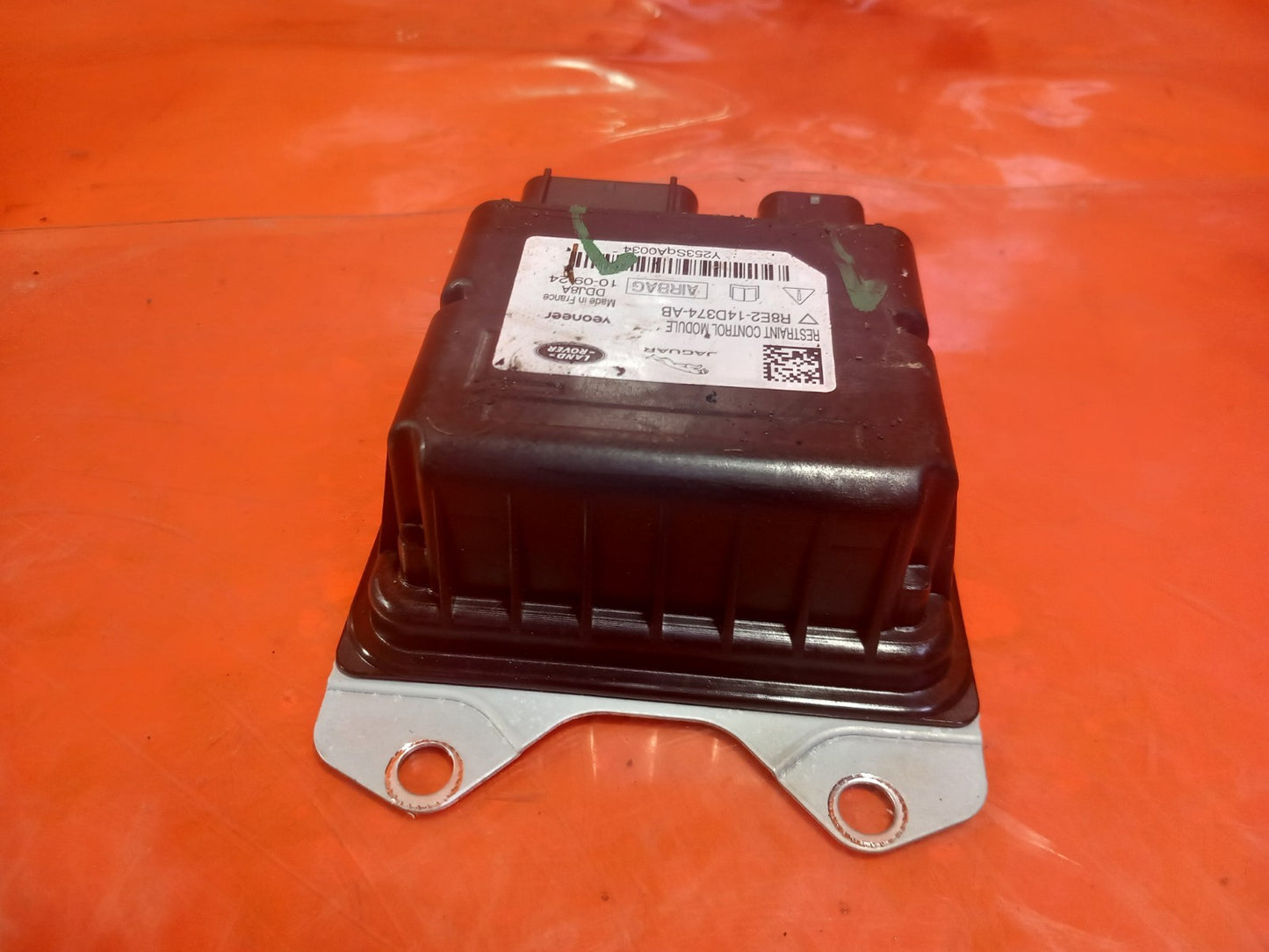 Land Rover Defender L663 3.0 Diesel 2025 ArBag Control Module R8E214D374AB A396 - Image 5