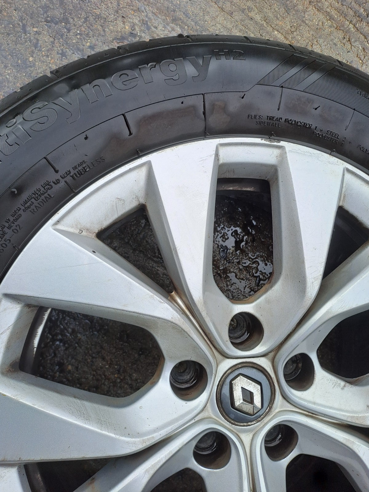 ✅2021 Renault Captur MK2 Iconic Alloy Wheel with Tyre 215/60 R17 403001698R A385 - Image 4