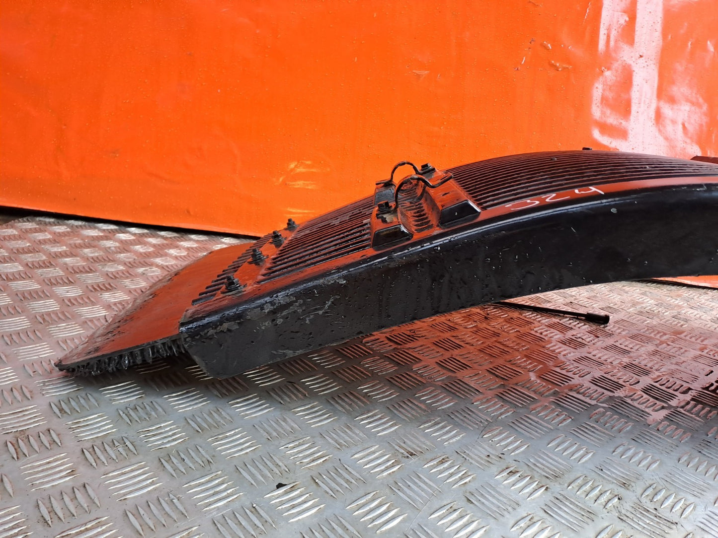 ✅2003 VOLVO FL 5.5 DIESEL FRONT RIGHT MUDGUARD 1072191 + WARRANTY A324 - Image 7