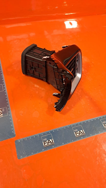 KIA XCEED 1.5 PETROL 2021 FRONT RIGHT DASHBOARD AIR VENT 97480-J7BA0 Warranty - Image 12
