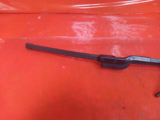 2025 Land Rover Defender L663 Windscreen Wiper Arm L8B2-17526-AB Warranty A396 - Image 2