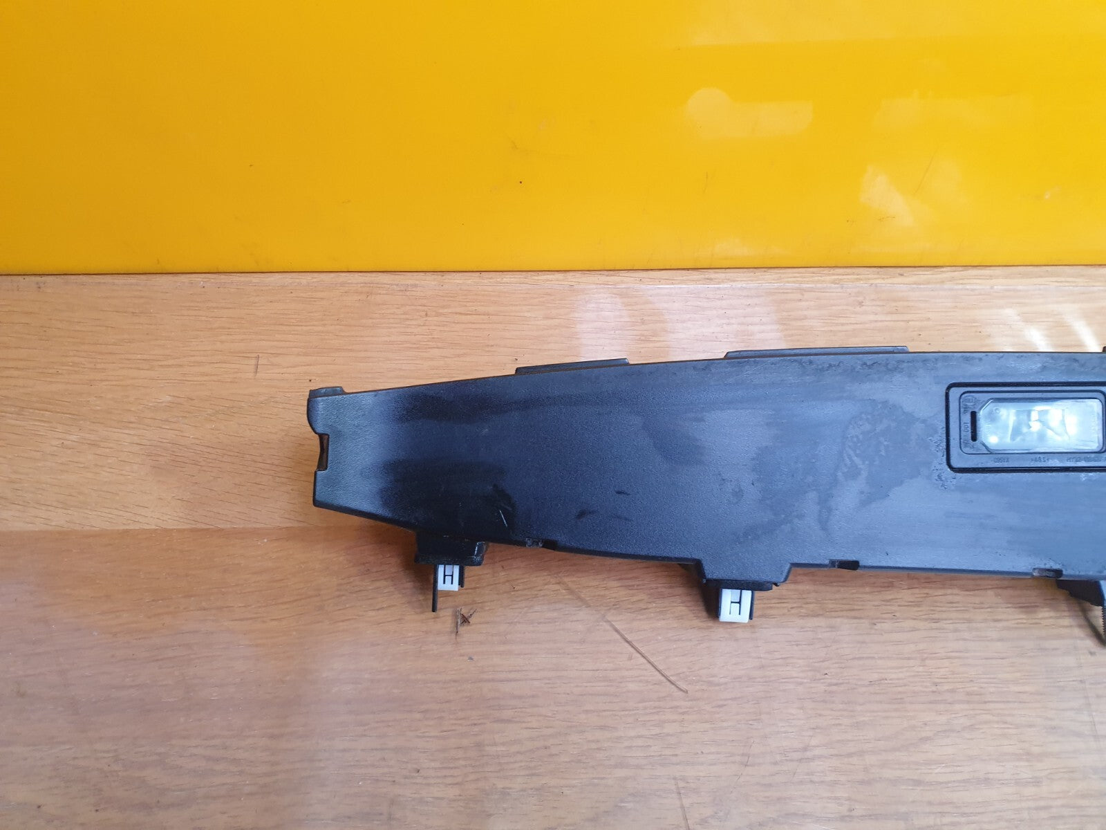 ✅2022 RANGE ROVER EVOQUE L551 TAILGATE REAR TRIM BOOT HANDLE K8D2404C42A A169 - Image 2