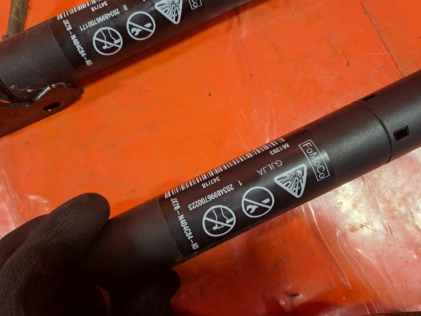 ✅2019 Ford Focus MK4 ST-Line Tailgate Strut Pair JX7B-N404C84-AD + Warranty A354 - Image 8