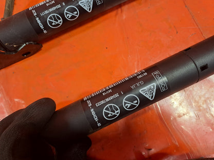 ✅2019 Ford Focus MK4 ST-Line Tailgate Strut Pair JX7B-N404C84-AD + Warranty A354 - Image 8