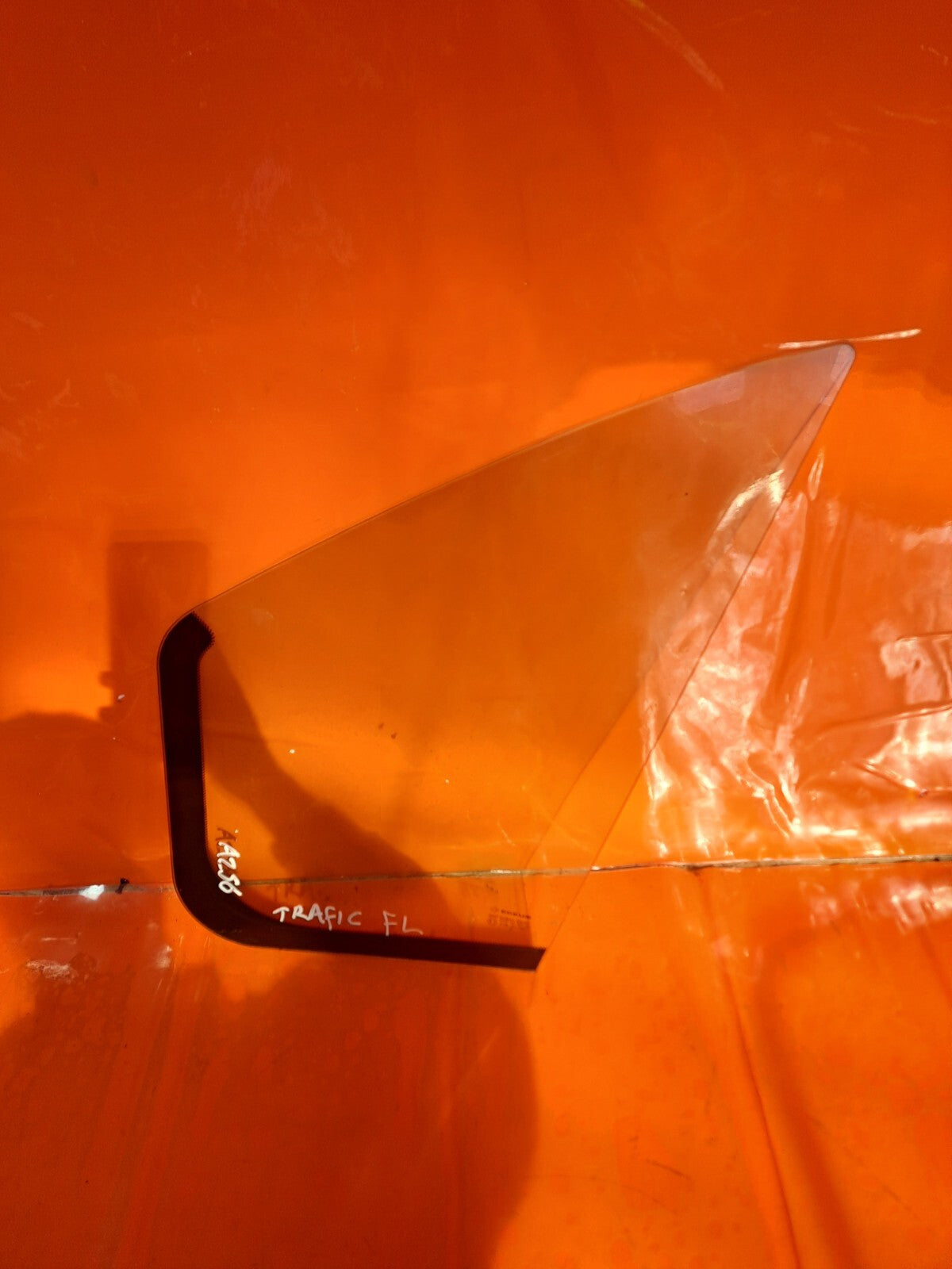 ✅RENAULT TRAFIC MK3 Sl27 1.6 DIESEL 2016 FRONT LEFT DOOR QUARTER WINDOW GLASS - Image 4