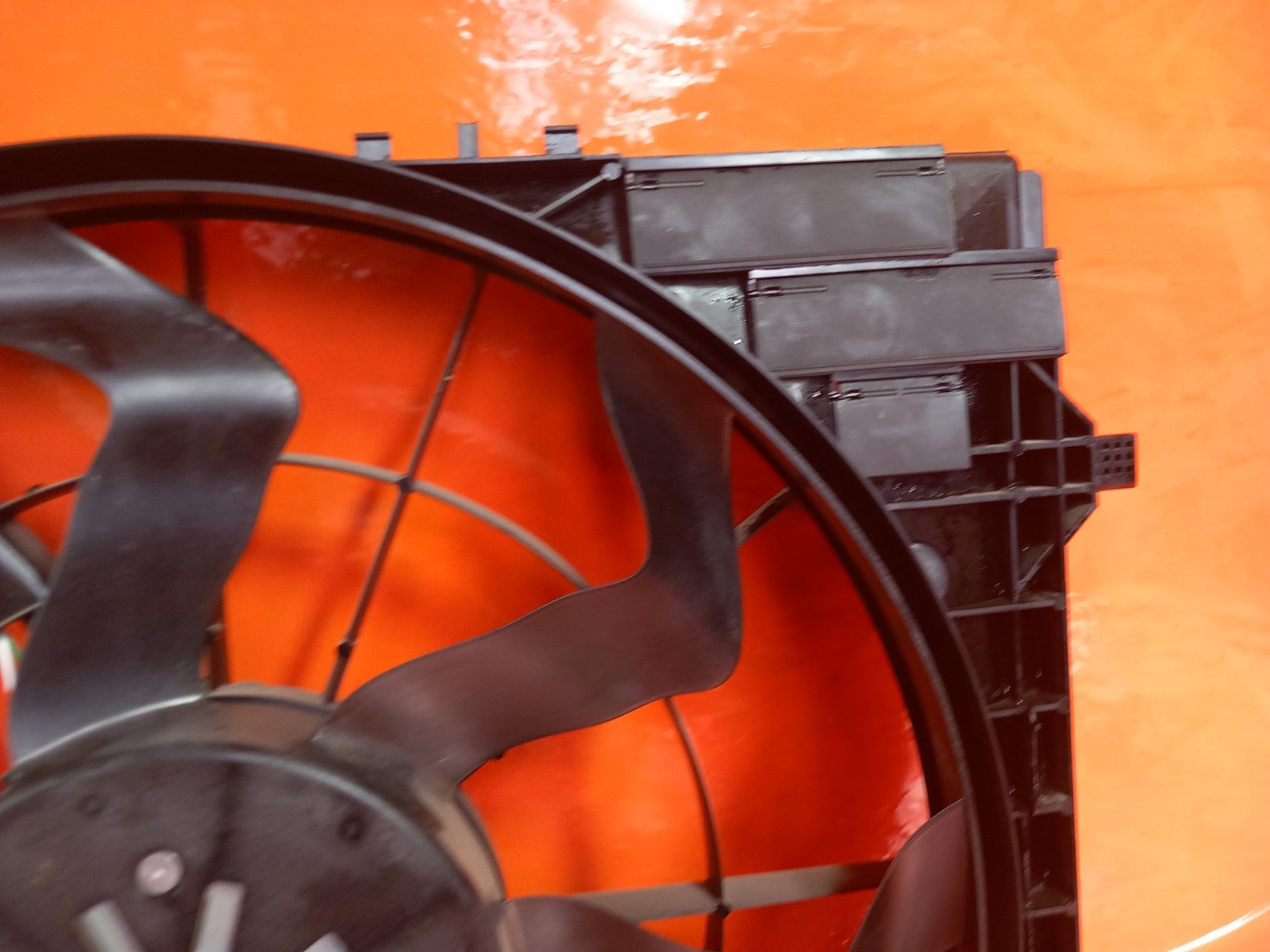 Mercedes Gle 450D AMG 3.0 Diesel 2025 Engine Radiator Cooling Fan A1679069206 - Image 4
