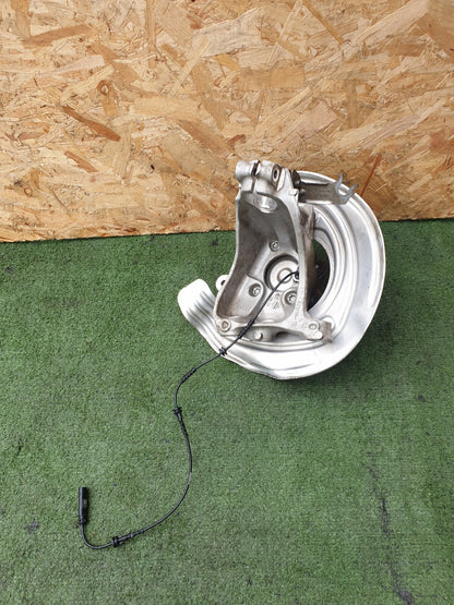 BMW Z4 G29 sDrive20i 2.0 PETROL 2023 FRONT LEFT WHEEL HUB SPINDLE 6871337 621654 - Image 2