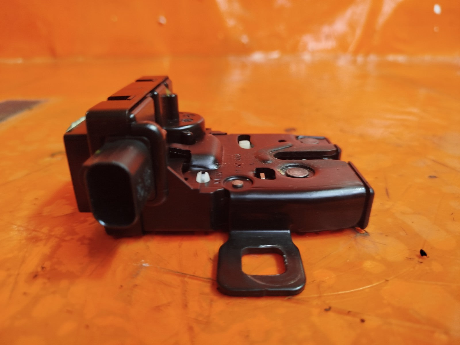 ✅LAND ROVER RANGE ROVER L320 2.7 DIESEL 2007 TAILGATE BOOT LID WINDOW LOCK A284 - Image 4