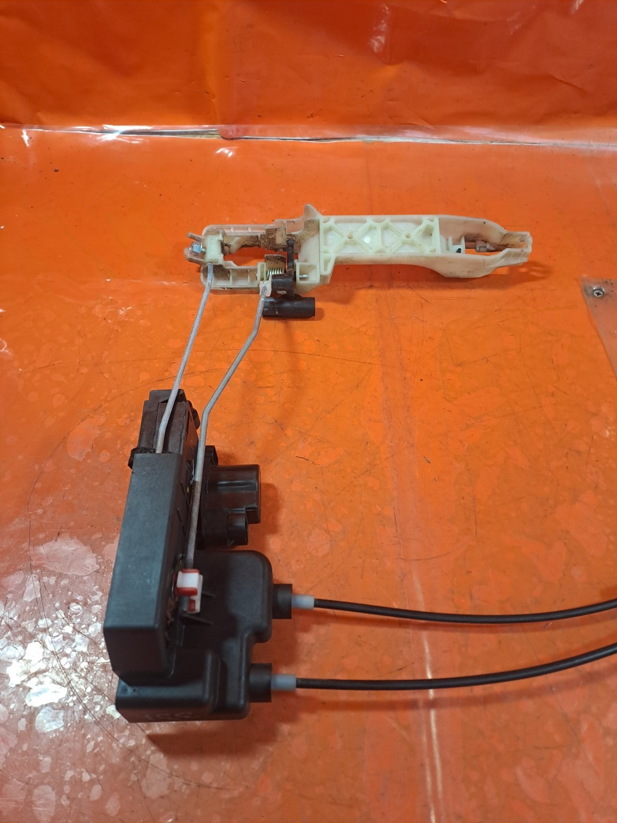 ✅SSANGYONG KORANDO 2.2 DIESEL 2015 FRONT RIGHT DOOR LOCK MECHANISM Warranty A337 - Image 7