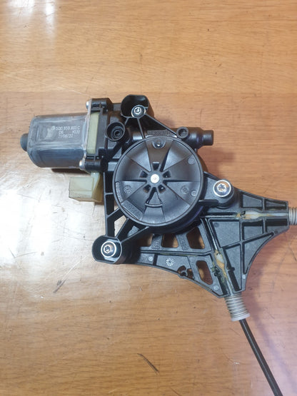 ebay-src:https://i.ebayimg.com/00/s/mtywmfgxmjaw/z/cikaaoswairmkuyg/$_57.jpg