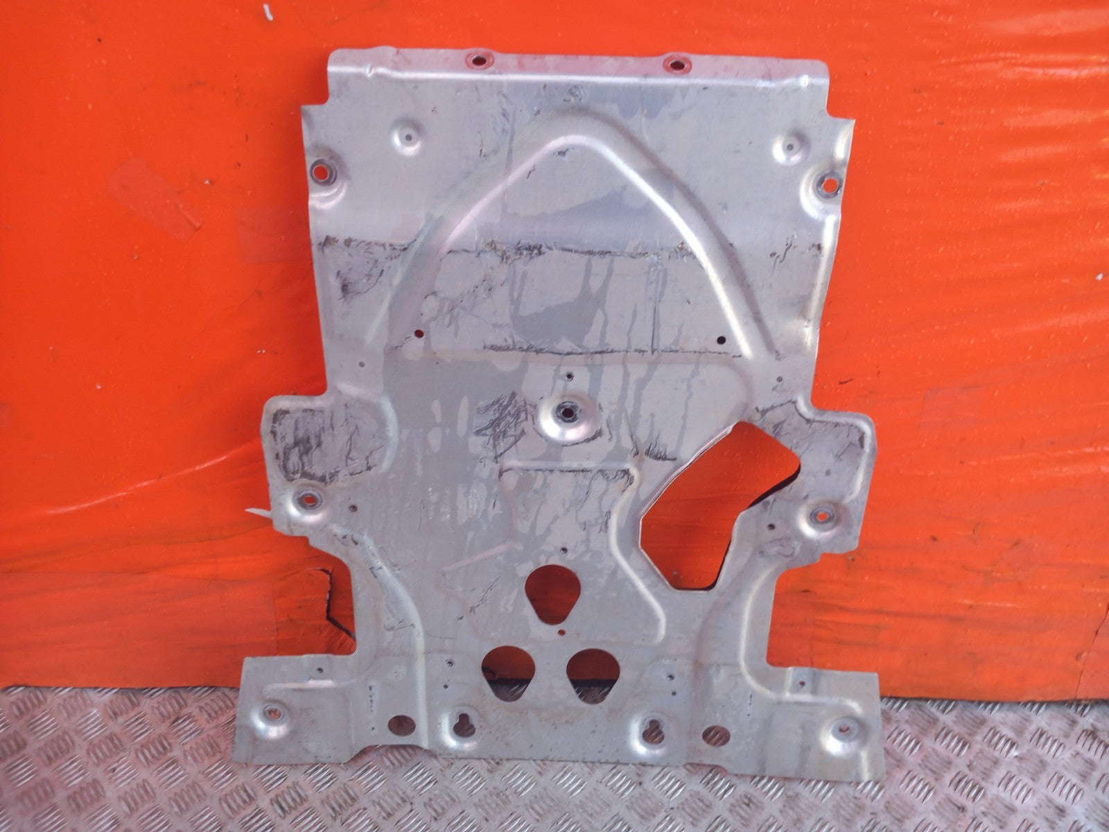 Land Rover Defender L663 3.0 Diesel 2025 Engine Undertray L8B25F002AD Warranty - Image 2