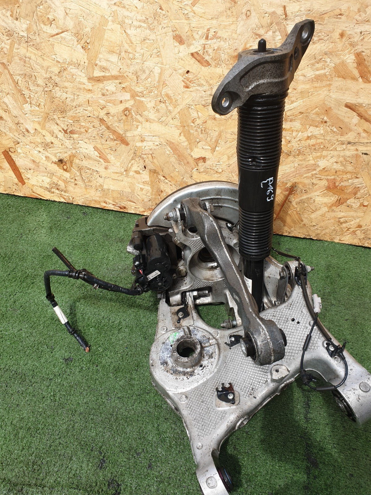 2022 Range Rover Evoque L551 Rear Left Suspension Leg Hub L8D2-18080-AB Warranty - Image 5