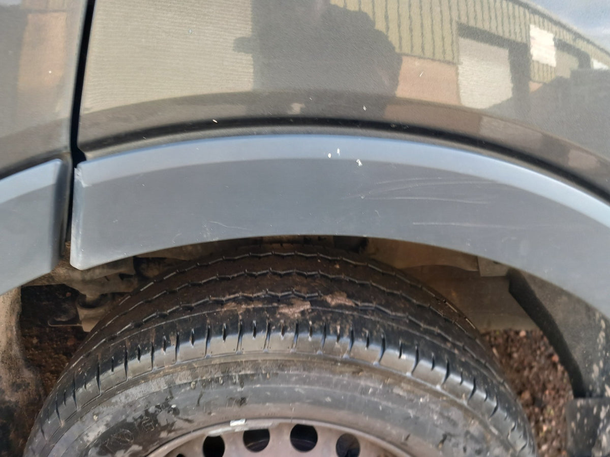 2019 Ford Transit 310 Front Right Wheel Arch Trim Moulding Warranty A424 - Image 2