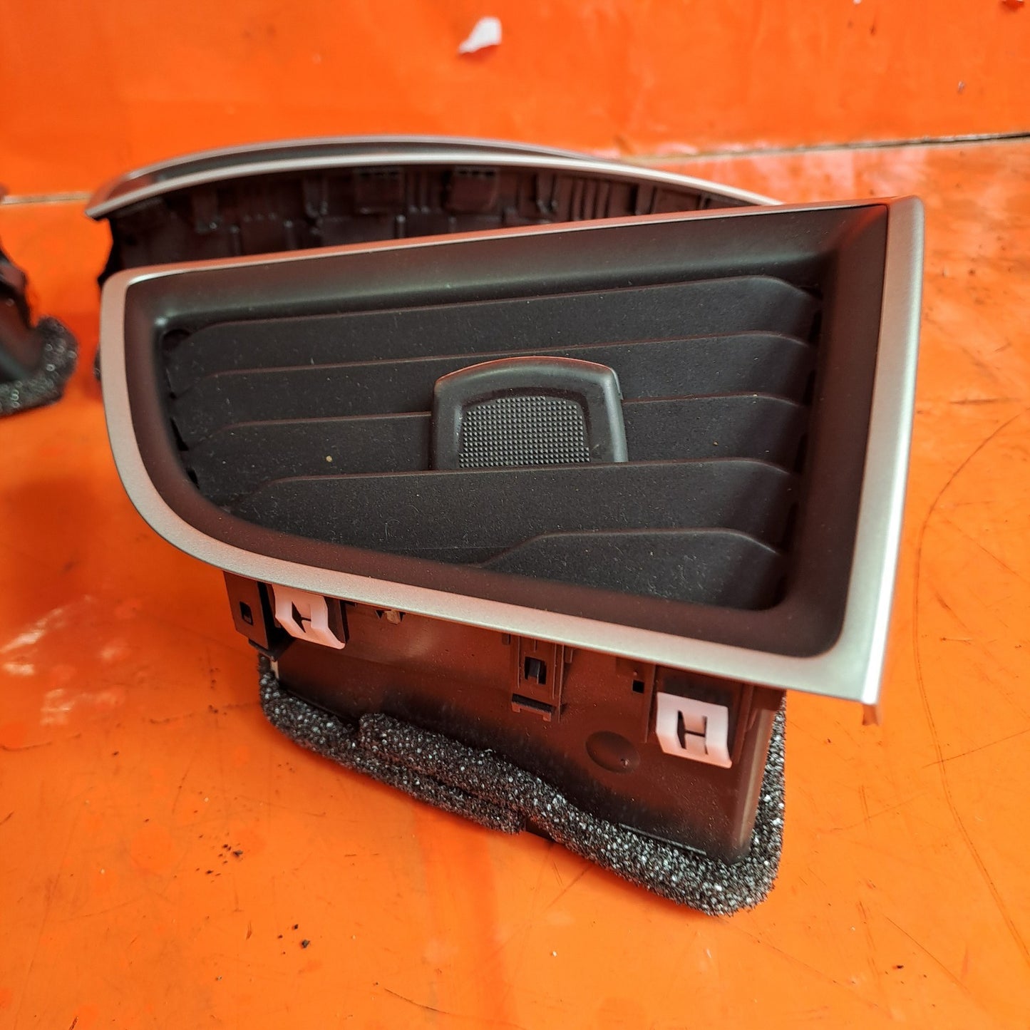 ✅Ford Galaxy Zetec 2017 2.0 Diesel AIR VENTS EM2B-19C682-AL EM2B-19C681-AL A296 - Image 9