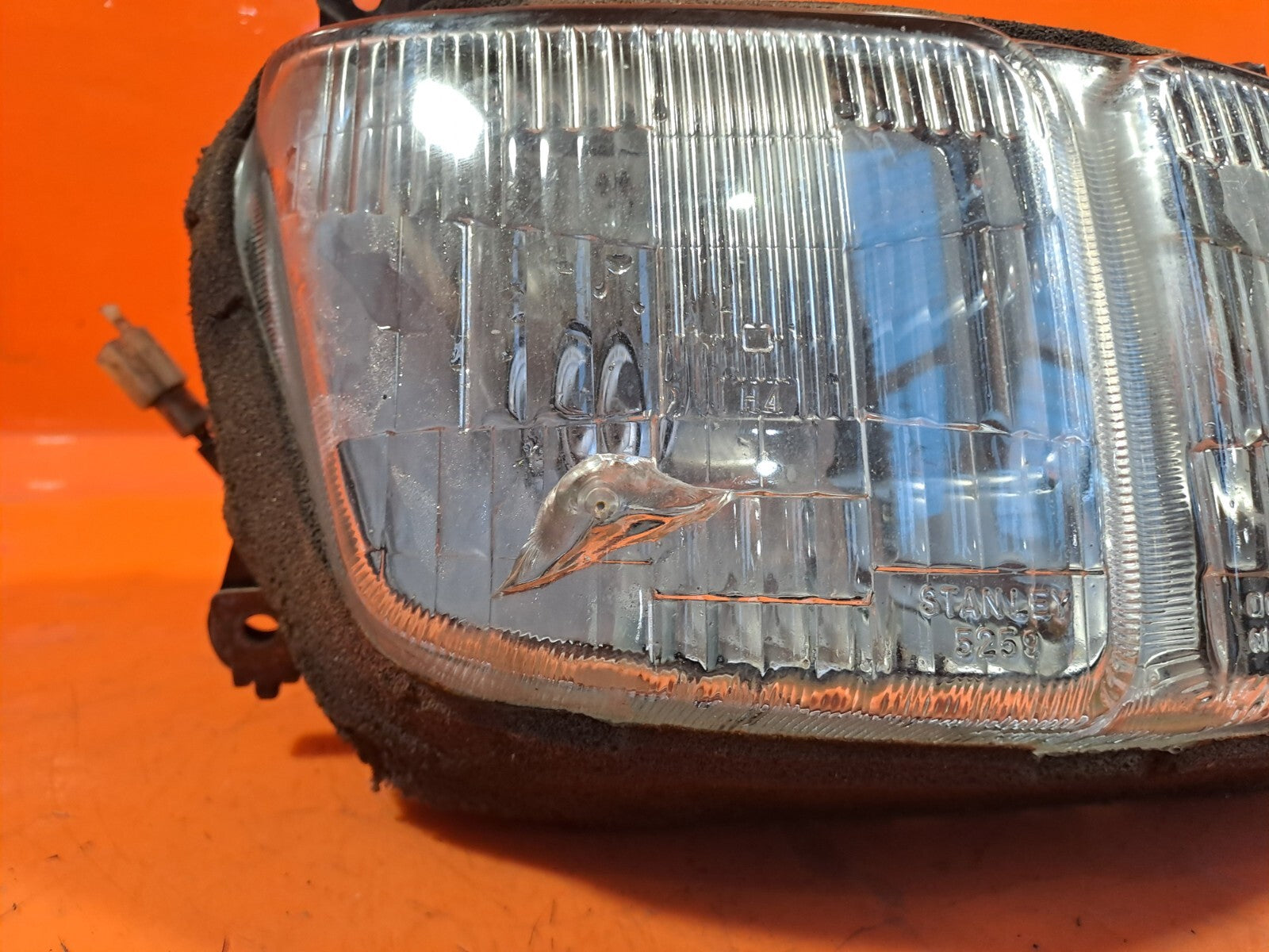 ✅HONDA VFR750 1995 PETROL FRONT HEADLIGHT + WARRANTY A182 - Image 12