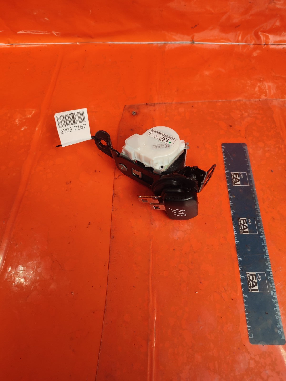 ✅2018 BMW X1 F48 2.0P SEAT BELT REAR CENTRE 7469270+ WARRANTY A303 - Image 2