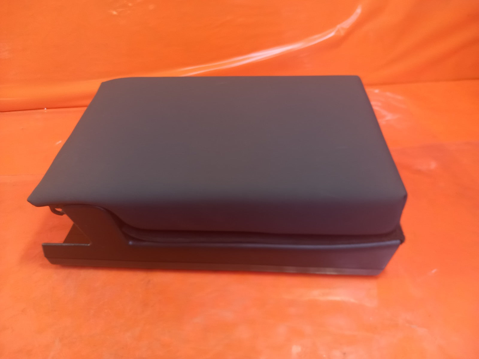 Polestar 2 Long Range 2023 Rear Seats Armrest Warranty A312 - Image 10