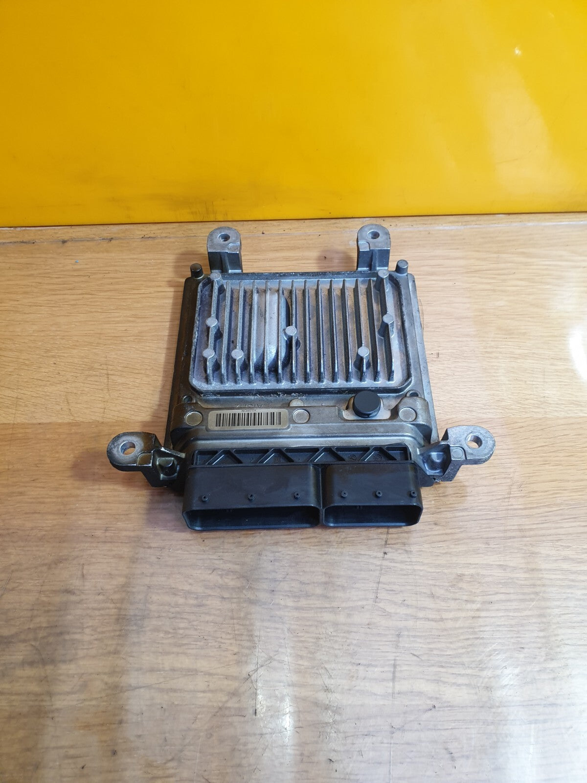 ebay-src:https://i.ebayimg.com/00/s/mtywmfgxmjaw/z/bhcaaoswlynln~tt/$_57.jpg