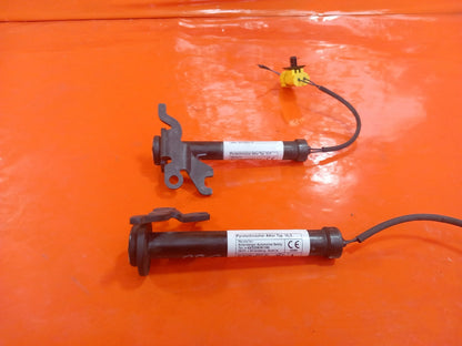 BMW F40 116D 1.5 Diesel 2021 Bonnet Hinge Actuators Pair 0589-P1-000095 A365 - Image 12