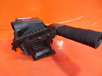 Mercedes W176 A180 1.5 Diesel 2015 Air Filter Box Housing A6070900301 A235 - Image 5