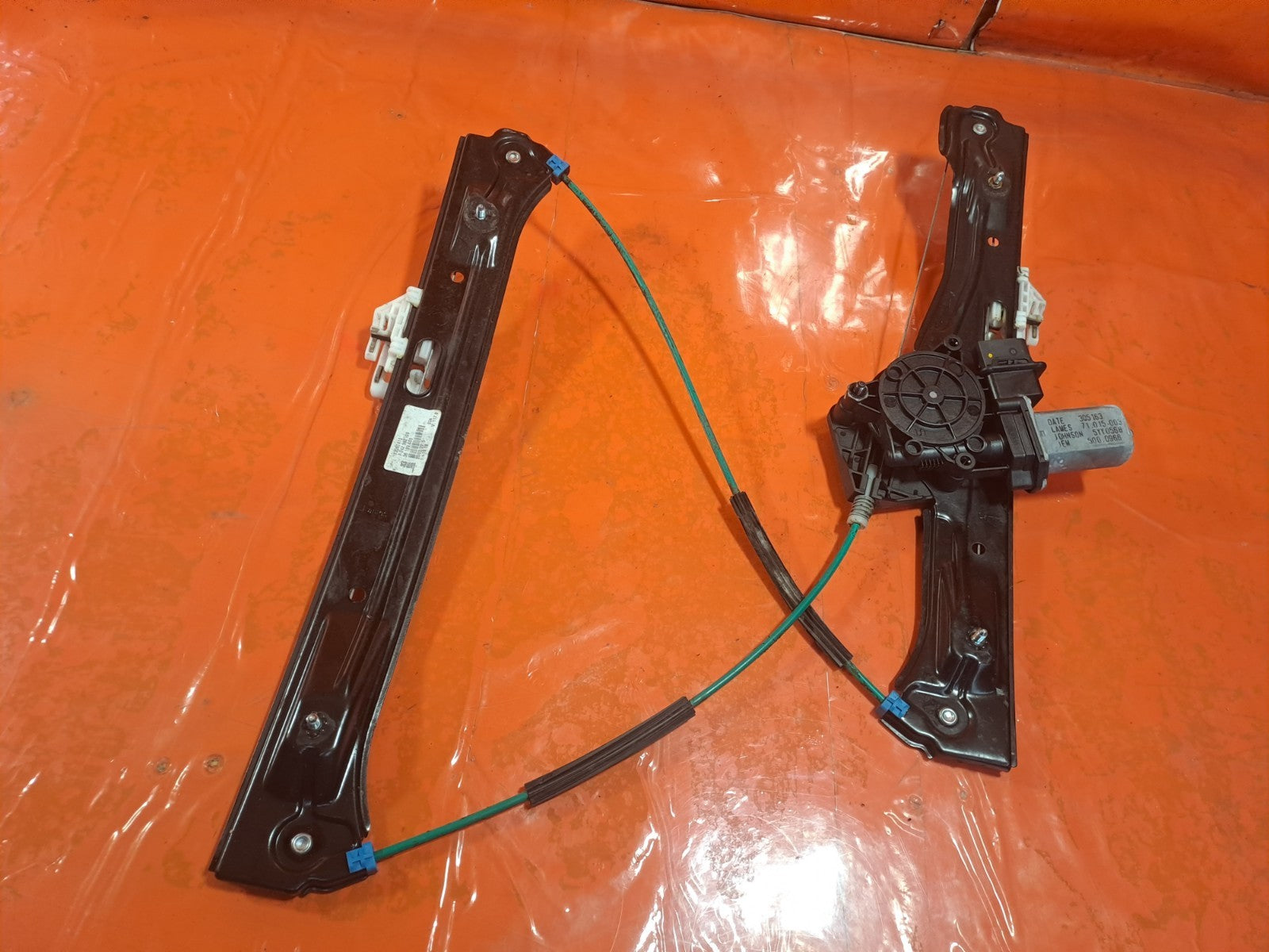 ✅BMW 118D F20 2.0 Diesel 2015 Front Right Window Regulator And Motor 7242562 - Image 2