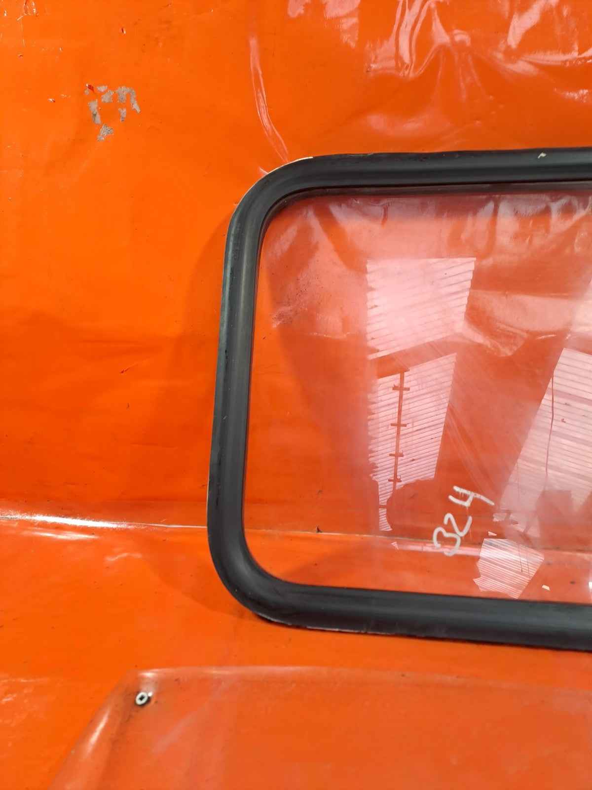 ✅VOLVO FL 5.5 DIESEL 2003 REAR CABIN WINDOW GLASS 43R-00082 Warranty A324 - Image 10