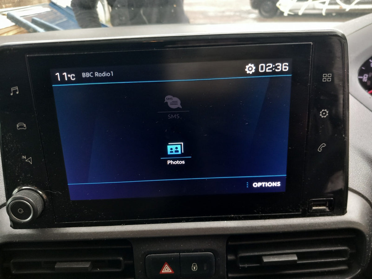 2022 Peugeot Partner K9 Display Screen Warranty A419 - Image 1