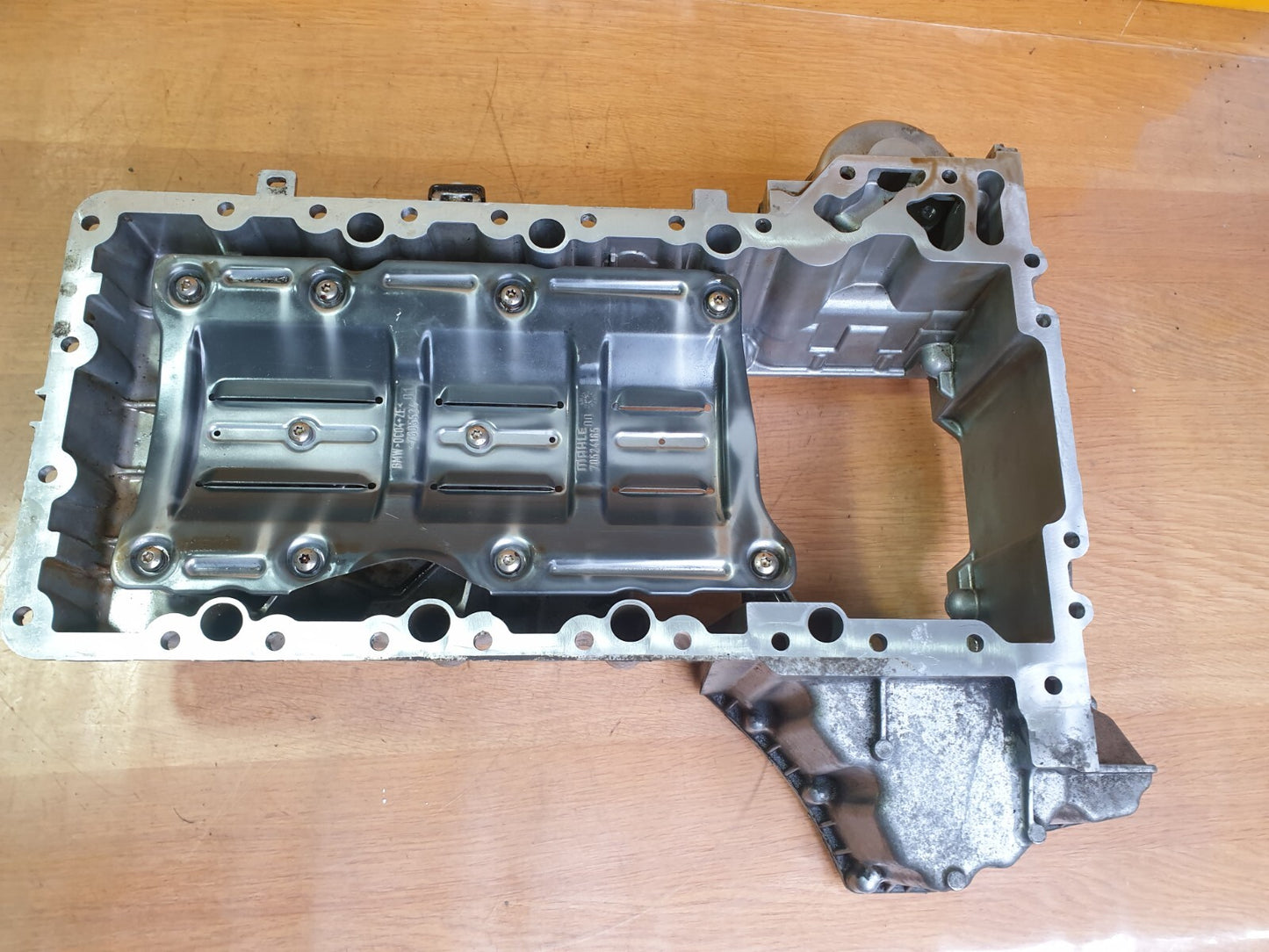 ✅2014 BMW 5 SERIES F11 4.4P ENGINE UPPER OIL PAN 7605524 70524165 +WARRANTY A153 - Image 9
