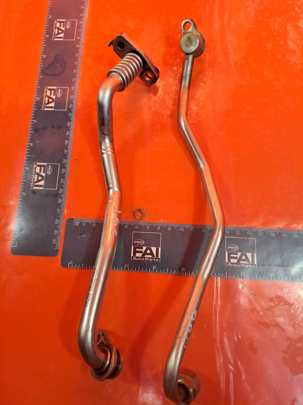 ✅FORD TOURNEO CONNECT VW CADDY 2.0 DIESEL 2024 OIL FEED PIPES 05L145736B A366 - Image 2