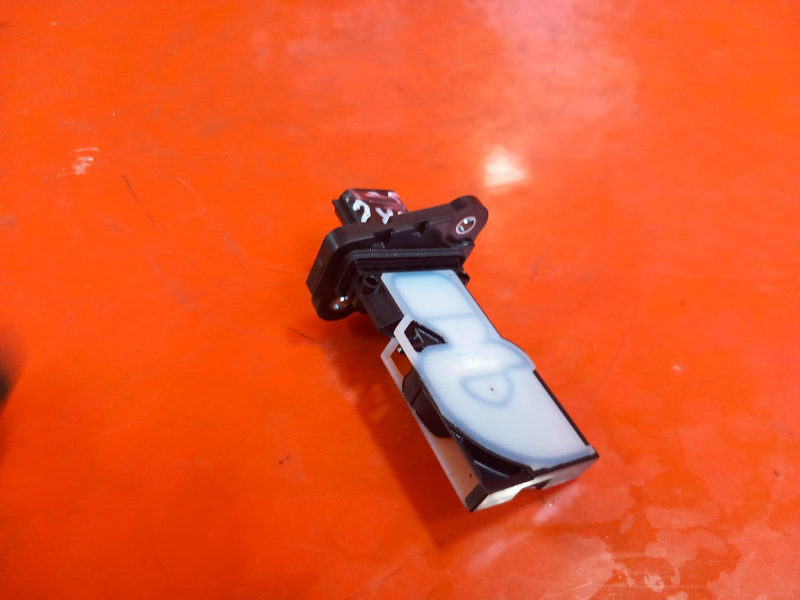 2023 Renault Captur II  Mass Air Flow MAF Sensor 226805RF0A Warranty A392 - Image 3