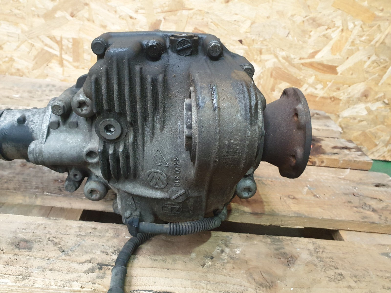 LAND ROVER DISCOVERY 4 2015 3.0 DIESEL FRONT AUTOMATIC DIFFERENTIAL 4460310 A220 - Image 3