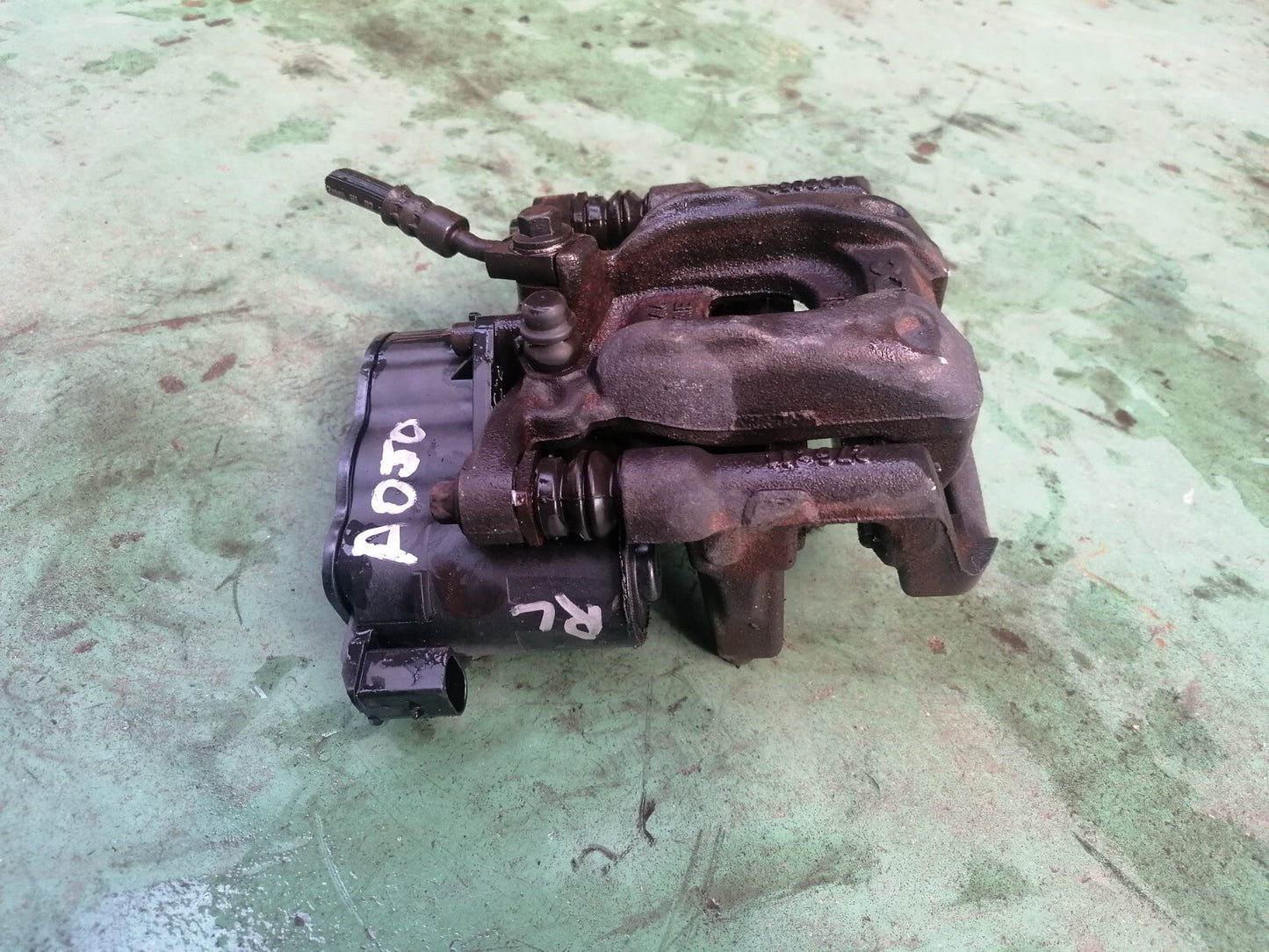 ✅2020 MERCEDES A CLASS W177 1.3P REAR LEFT BRAKE CALIPER A2474230800 A050 - Image 7