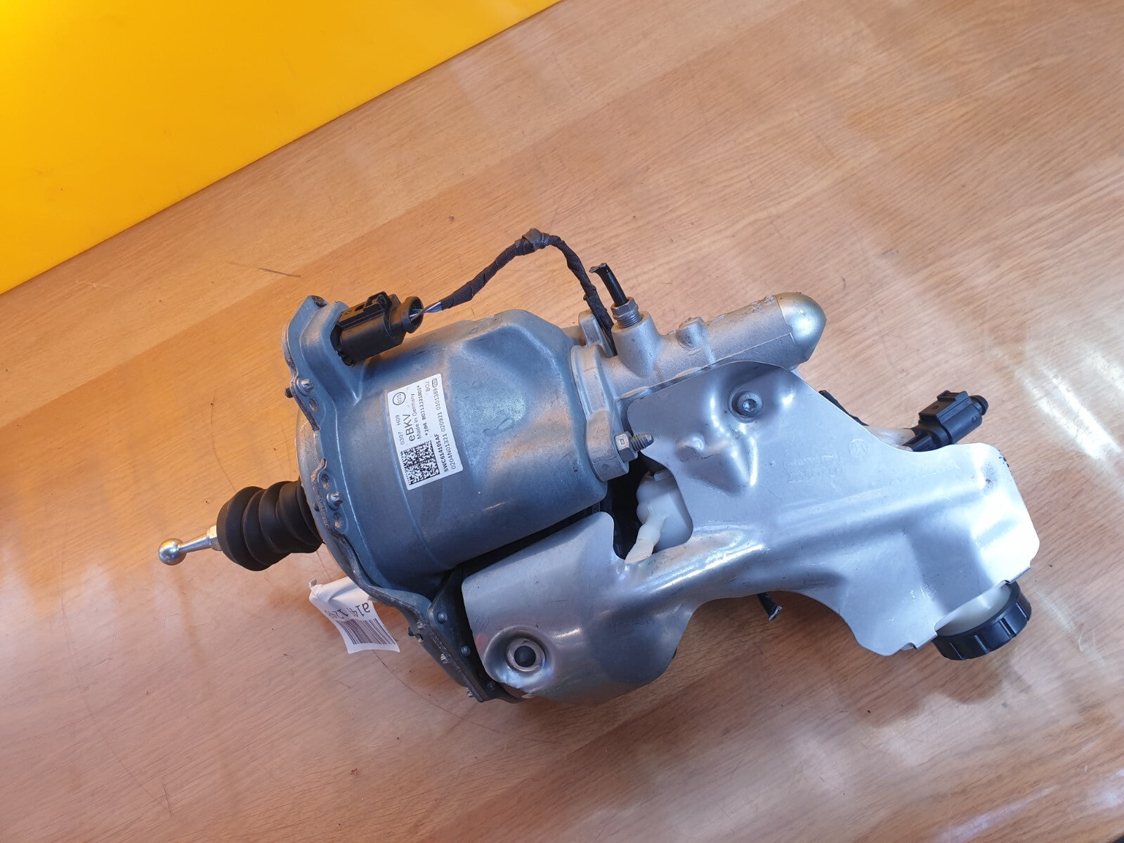ebay-src:https://i.ebayimg.com/00/s/mtiwmfgxnjaw/z/hwyaaoswh2hl6w-j/$_57.jpg