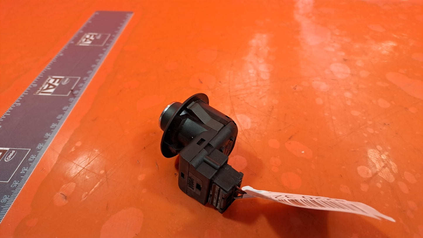 ebay-src:https://i.ebayimg.com/00/s/otawwde2mda=/z/7ecaaoswbvrnbt8g/$_57.jpg