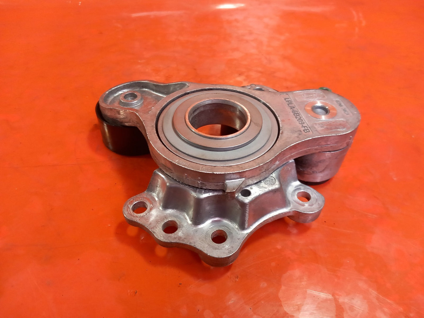 2025 Land Rover Defender L663 3.0 Diesel Alternator Belt Tensioner LPLA-6B209-FB - Image 7